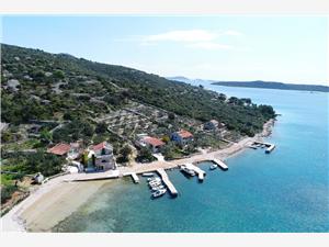 Huis Roko Noord-Dalmatische eilanden, Afgelegen huis, Kwadratuur 36,00 m2, Lucht afstand tot de zee 10 m