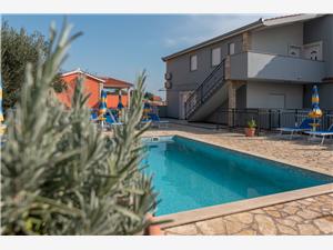 Appartementen Grga Seget Donji, Kwadratuur 60,00 m2, Accommodatie met zwembad