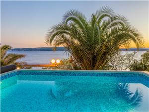 Casa Blanka Riviera di Rijeka (Fiume) e Crikvenica, Dimensioni 130,00 m2, Alloggi con piscina, Distanza aerea dal mare 20 m
