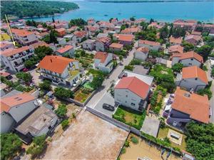 Appartements Katarina Pirovac, Superficie 35,00 m2, Distance (vol d'oiseau) jusque la mer 200 m, Distance (vol d'oiseau) jusqu'au centre ville 600 m