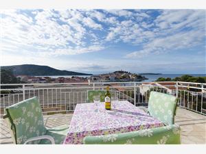 Apartment Josipa Primosten, Size 50.00 m2, Airline distance to the sea 100 m, Airline distance to town centre 100 m