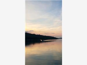 Smještaj uz more Sjevernodalmatinski otoci,Rezerviraj  Monika Od 128 €