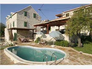 Villa Bonaca Middle Dalmatian islands, Size 100.00 m2, Accommodation with pool, Airline distance to town centre 10 m