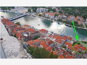 Apartments Mira Omis, Size 29.00 m2, Airline distance to the sea 250 m, Airline distance to town centre 100 m
