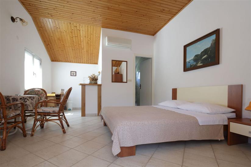Apartment A1, for 3 persons