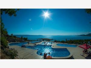 Hébergement avec piscine Riviera de Rijeka et Crikvenica,Réservez  Klenovica De 123 €