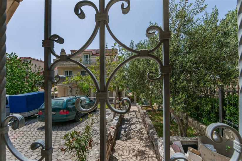 Apartments Luca 64471 Omis, Split and