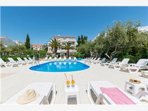 Apartments Villa Daniela Dalmatia, Size 27.00 m2, Accommodation with pool, Airline distance to the sea 200 m