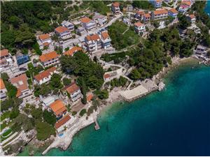 Beachfront accommodation Split and Trogir riviera,Book  2 From 121 €