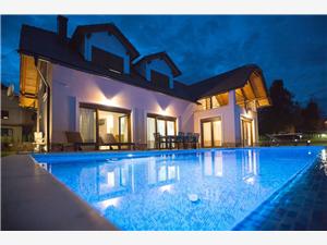 Hébergement avec piscine Plitvice,Réservez  Vila De 461 €