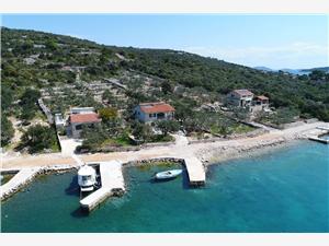 House Dino North Dalmatian islands, Remote cottage, Size 40.00 m2, Airline distance to the sea 20 m