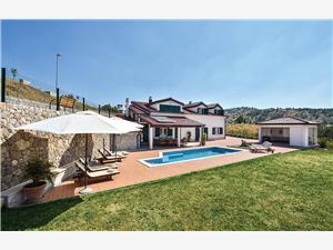 Huis Villa Svilaja Split en Trogir Riviera, Afgelegen huis, Kwadratuur 300,00 m2, Accommodatie met zwembad