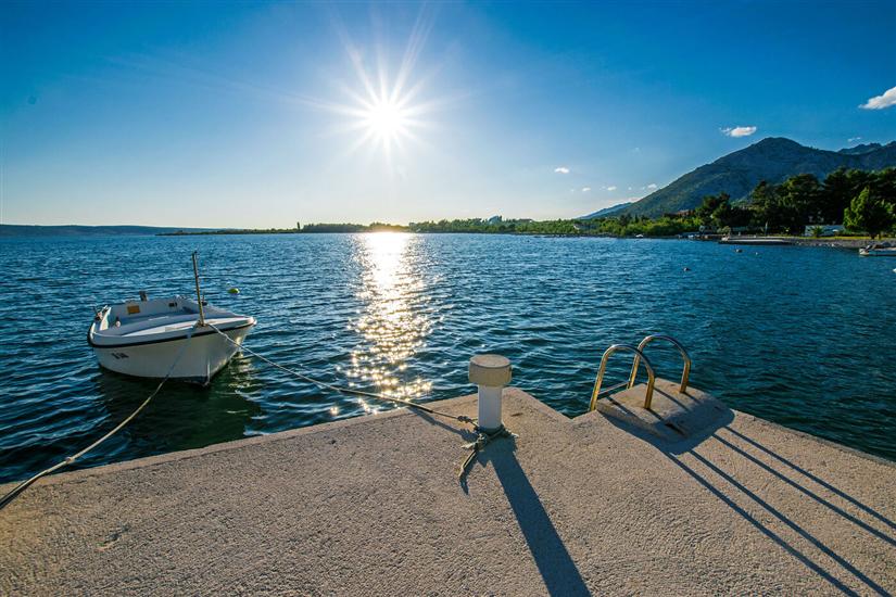 Apartmani SLAVICA-30 m from the pebble beach