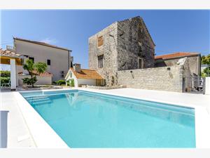 Beachfront accommodation Split and Trogir riviera,Book  Mia From 350 €