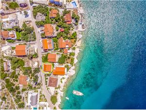 Haus Ante Razanj, Größe 40,00 m2, Luftlinie bis zum Meer 25 m