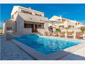 Villa Kirstin Riviera de Zadar, Maison de pierres, Superficie 130,00 m2, Hébergement avec piscine
