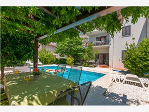 Apartmány Ljiljana Omis, Rozloha 36,00 m2, Ubytovanie s bazénom, Vzdušná vzdialenosť od mora 180 m