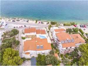 Apartamenty Krusica Arbanija (Ciovo), Powierzchnia 40,00 m2, Kwatery z basenem, Odległość do morze mierzona drogą powietrzną wynosi 30 m