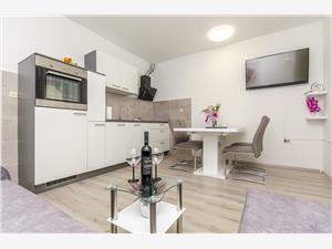Apartment Split and Trogir riviera,Book  Mia From 57 €