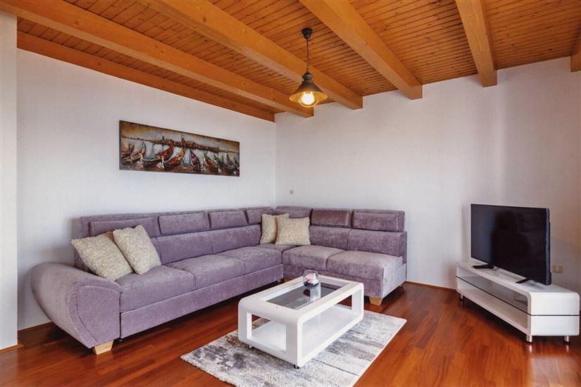 Apartment A1, for 5 persons