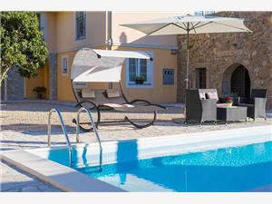 Accommodation with pool Kvarners islands,Book  Vrh From 304 €