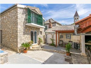Maison de pierres Split et la riviera de Trogir,Réservez Ante De 133 €