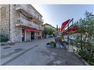 Apartment Middle Dalmatian islands,Book  Lorena From 92 €