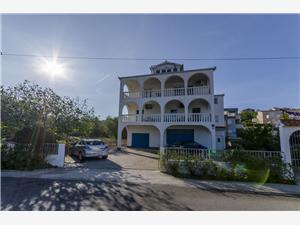 Beachfront accommodation Split and Trogir riviera,Book  Tomislav From 64 €