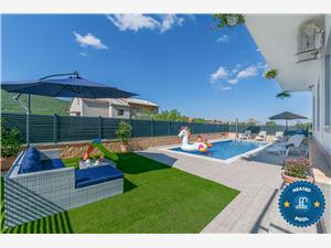 Casa Boris Tugare, Dimensioni 240,00 m2, Alloggi con piscina, Distanza aerea dal centro città 400 m