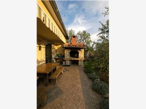Apartments Marina Starigrad Paklenica, Size 95.00 m2, Airline distance to town centre 300 m