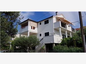 Apartman Közép-Dalmácia szigetei,Foglaljon  Salsa From 54229 Ft