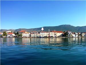 Smještaj uz more Split i Trogir rivijera,Rezerviraj  Škeljo Od 1571 kn