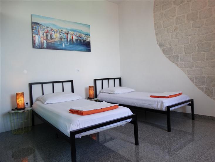 House K1, for 8 persons
