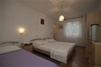 Room S3, for 3 persons