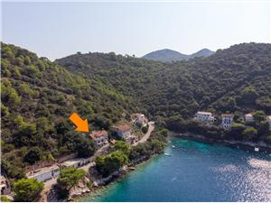 Apartment Matea South Dalmatian islands, Size 55.00 m2, Airline distance to the sea 10 m
