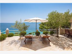 Hiša Karlo Split in Riviera Trogir, Kvadratura 70,00 m2, Oddaljenost od morja 50 m, Oddaljenost od centra 30 m