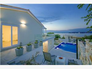 Accommodation with pool Green Istria,Book  Aurora From 198 €