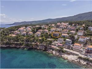 Ferienwohnungen und Zimmer Carić Die Inseln von Mitteldalmatien, Größe 16,00 m2, Luftlinie bis zum Meer 150 m, Entfernung vom Ortszentrum (Luftlinie) 500 m