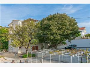 Apartmány Amulic Split a riviéra Trogir, Prostor 54,00 m2, Vzdušní vzdálenost od moře 290 m, Vzdušní vzdálenost od centra místa 100 m