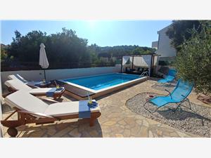 Privat boende med pool Split och Trogirs Riviera,Boka  Bo&Dy Från 2114 SEK