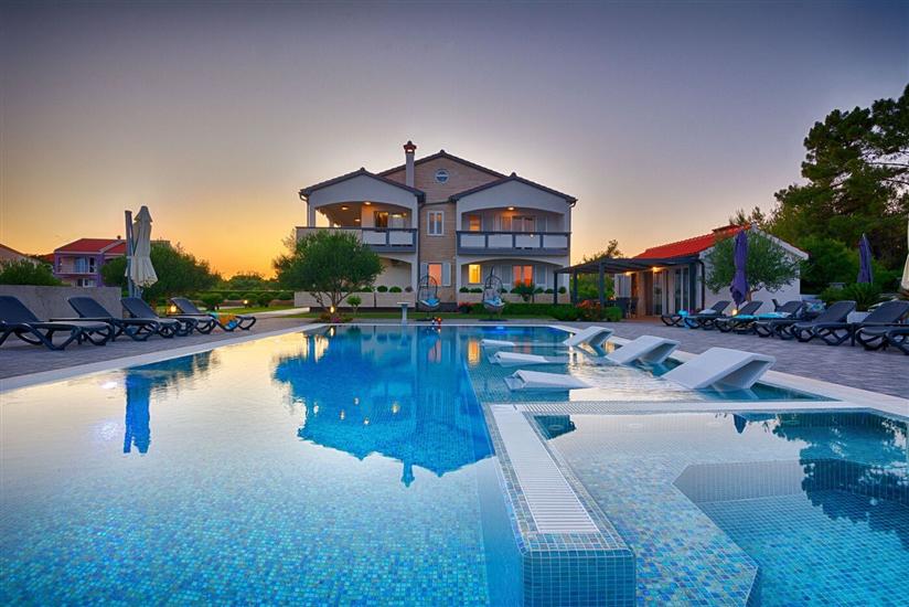 Smje  taj Apartmani Ba  i   Vesna 18439 Vir otok Vir  smje  taj