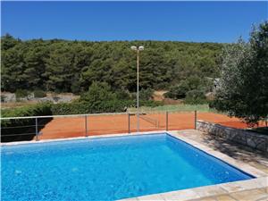 Hébergement avec piscine Les iles de la Dalmatie centrale,Réservez Slivje De 300 €