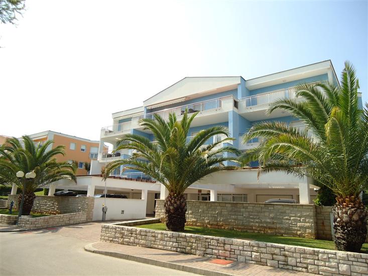 Apartmaj PELARGONIJA in Skiper Resort Monterosso
