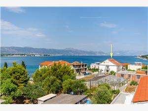 Beachfront accommodation Split and Trogir riviera,Book  Sime From 114 €