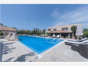 Apartamenty Villa Renata Murter - wyspa Murter, Powierzchnia 100,00 m2, Kwatery z basenem, Odległość od centrum miasta, przez powietrze jest mierzona 800 m