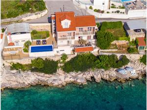 Villa Silvana Razanj, Größe 130,00 m2, Privatunterkunft mit Pool, Luftlinie bis zum Meer 10 m