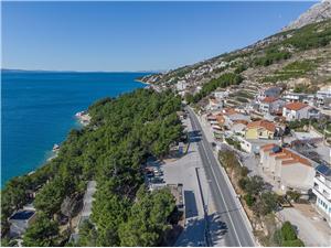 Apartmanok Maras Split és Trogir riviéra, Méret 20,00 m2, Légvonalbeli távolság 150 m, Központtól való távolság 30 m
