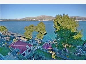 Accommodatie aan zee Split en Trogir Riviera,Reserveren  Piccolo Vanaf 90 €