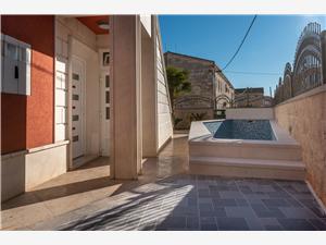 Villa Sara Trogir, Dimensioni 170,00 m2, Alloggi con piscina, Distanza aerea dal centro città 100 m