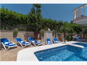 Vila Snježana Trogir, Prostor 170,00 m2, Soukromé ubytování s bazénem, Vzdušní vzdálenost od centra místa 50 m